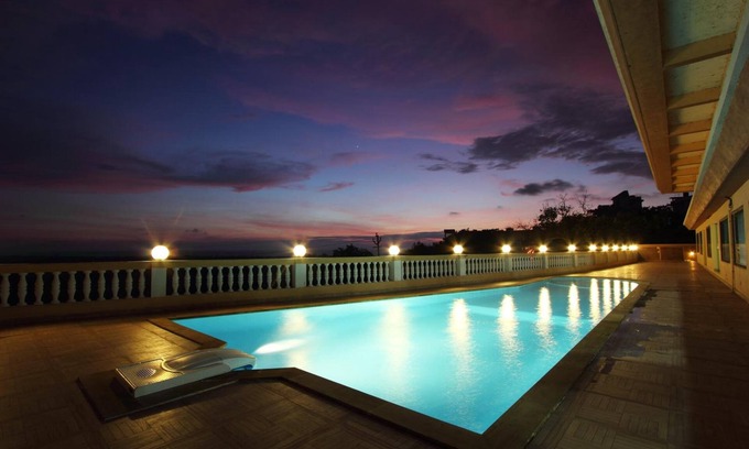 Consua Hotel | The Queeny