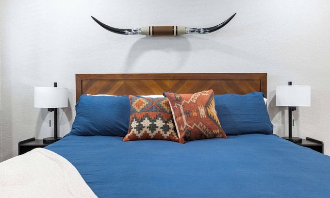 Three Rivers Hotel | The Rae Sequoia Motel RM5
