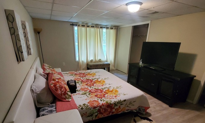 Stone Mountain House | The Rajmaville Suite