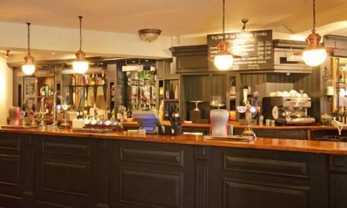 Hook Hotel | The Raven Hotel by Greene King Inns