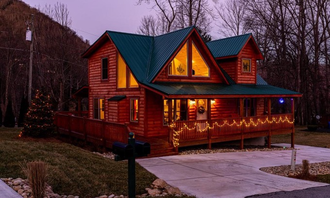 Maggie Valley House | The Red Fox Cabin