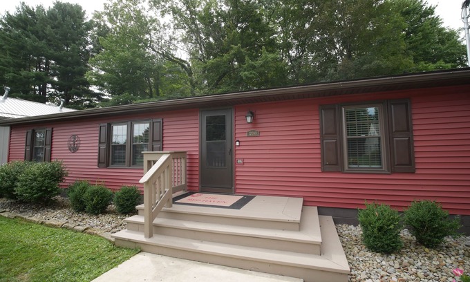 Conneaut Lake House | The Red Haven at Conneaut Lake