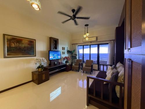 Si Rusa Apartment | The Regency Tanjung Tuan by NH