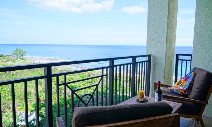 Singer Island Condo | The Resort at Singer Island hotel condo 3800 N Ocean Dr 2/2 Ocean View Upgraded