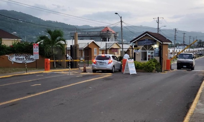 Montego Bay House | The Rest Stop- Gated Community-24 Hrs Security
