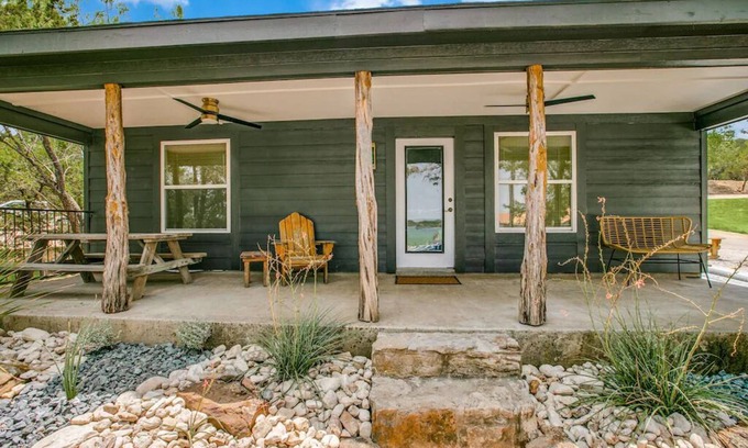 Graford House | The Retreat cabin 2 @ Possum Kingdom Lake!