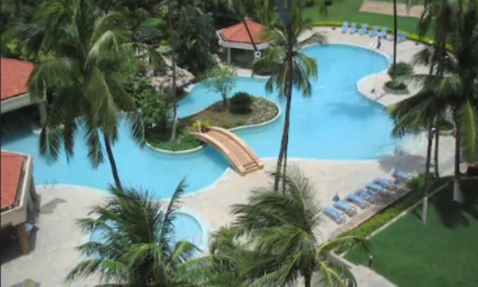Mumbai Resort | The Retreat Hotel & Convention Centre