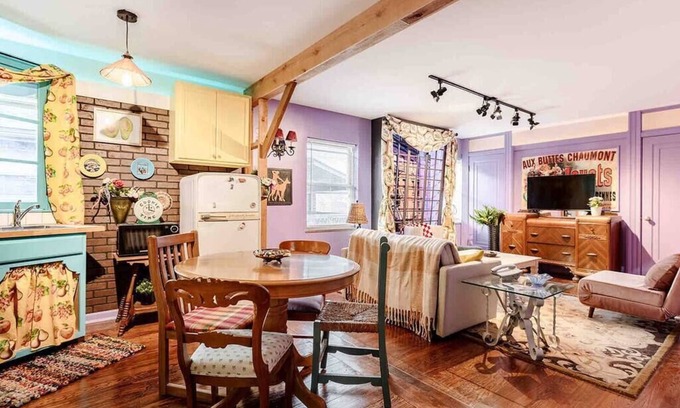 Roselawn Finance House | The Retro Retreats: Entire Building