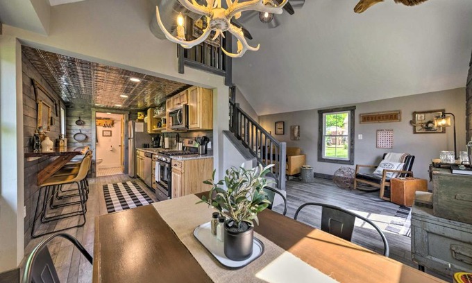 Defiance House | The Reubling House - Modern-Rustic Cabin!