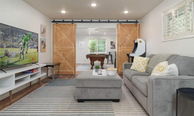 Harlow House | The Reunion Game House: 10 min walk to Autzen