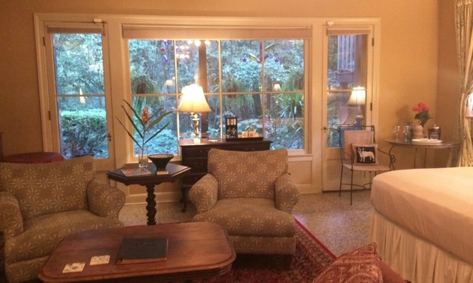 Highlands - Perkins House | The Rex Room Suite Overlooking the Forest