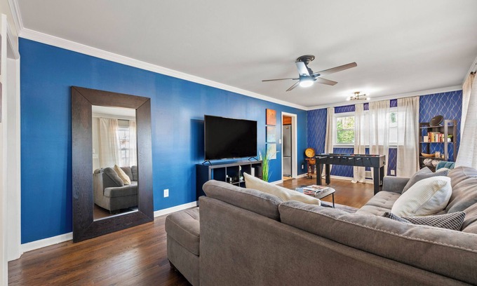 Sylvan Hills House | The Rhitreat, 2BR, 10 Min to Downtown & Airport