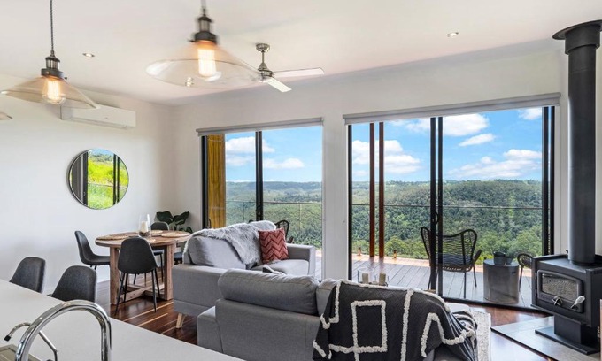 Booroobin Ski Chalet | The Ridge at Maleny