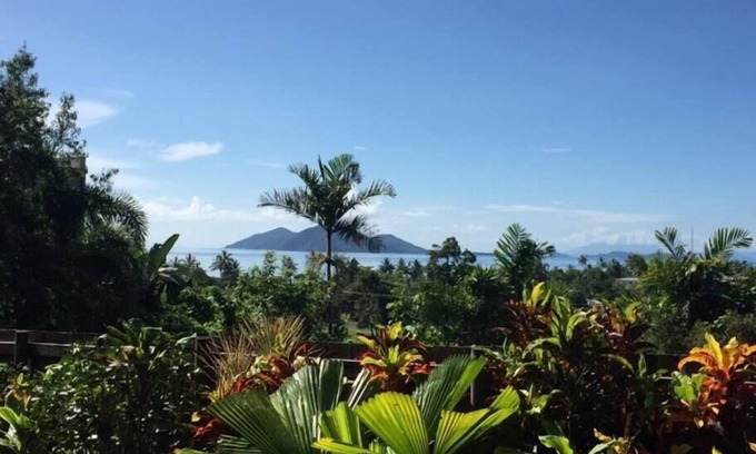 Mission Beach House | The Rise - Dunk Island views and ocean breeze