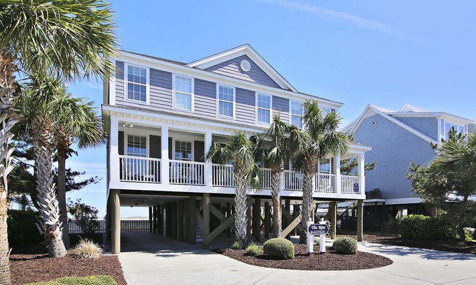 Murrells Inlet House | THE RITZ, OCEANFRONT 7 BEDROOM, 7/5 BATHROOM, PRIVATE POOL, AMAZING VIEWS!