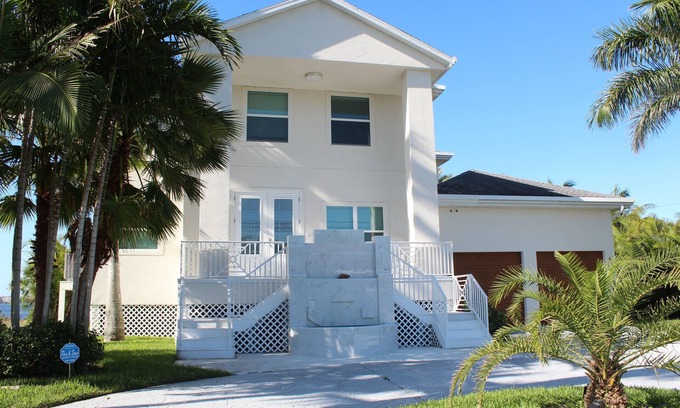 Yacht Club Villa | THE RIVER DREAM