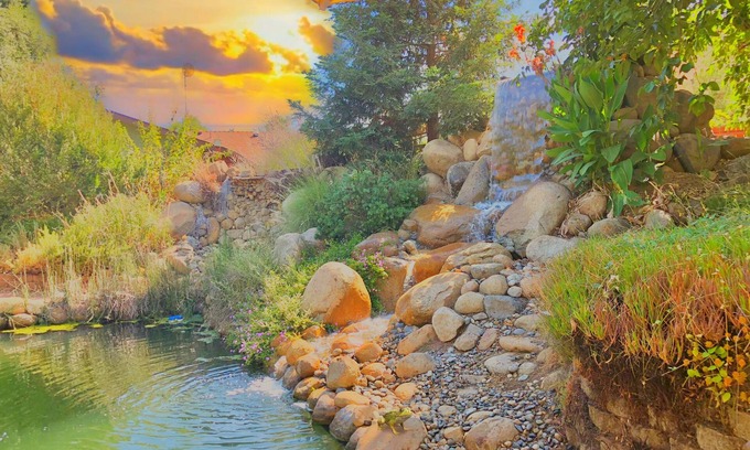 Springville House | The River View Barnhouse - Gateway to the Sequoia National Forest