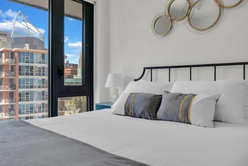 Eau Claire Apartment | The Riverlight Den DT Comfort & Amazing City Views