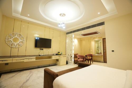 Greater Noida Hotel | The Riverstone Inn