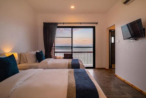 Champasak Hotel | The Riviera Champasak
