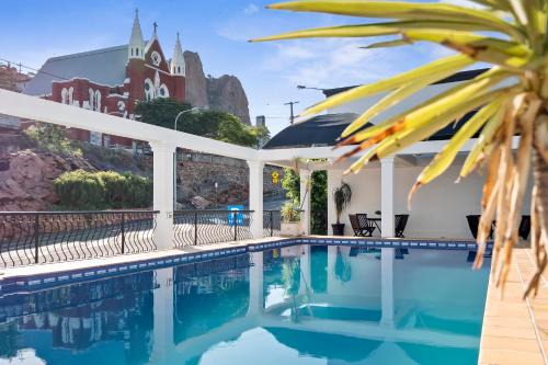 Townsville Hotel | The Robert Towns