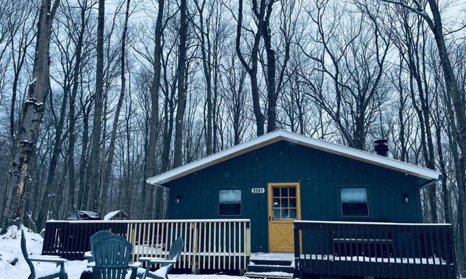 Locust Lake Village Cottage | The Romantic Getaway W/Fireplace-Grill-Fire pit-walkable distance to the Lake!
