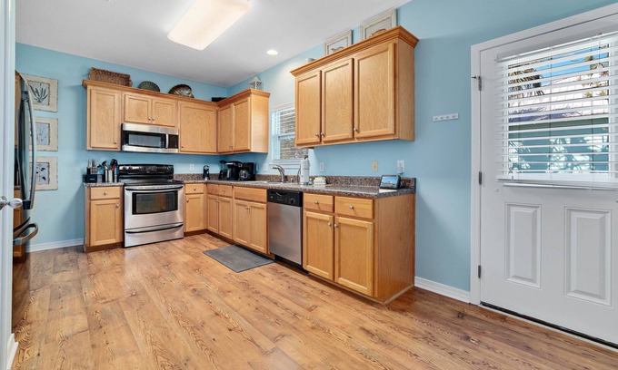 Fort Morgan House | The Rookery III 4009 ~ Two Outdoor Pools, Kiddie Pool & $400 FREE Activities Daily