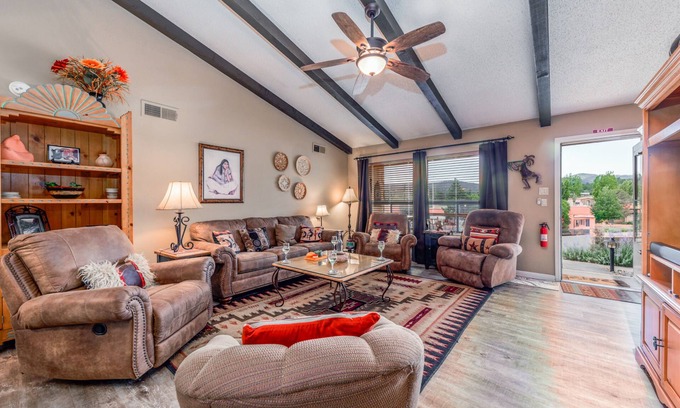 Ruidoso Condo | The Roost at Aspen Run 1A | Patio, Golf Views!