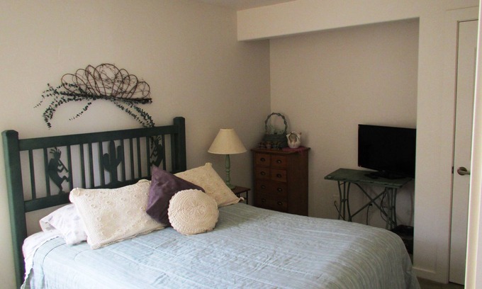 Moab South Valley Condo | The Rose Garden Trail at Rim Village