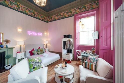 Bristol Old City Apartment | The Rose Nobel studio at The Bank of England