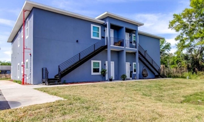 Memphis Apartment | The Rosezena Experience.n