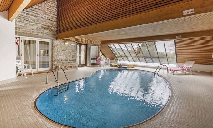 Rowsley House | The Round House - family house with all year indoor pool in 9 acres of gardens