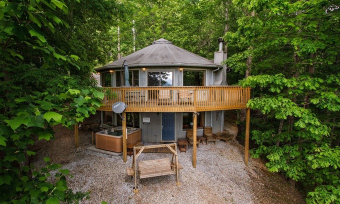 Bryson City Cabin | The Round House Secluded Mountain Escape