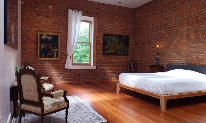Waitsburg House | The Royal Block - Room 1