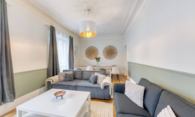 Notre-Dame Apartment | The Royal Court at Versailles