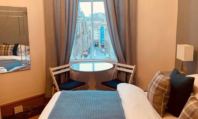 Old Town Apartment | The Royal Mile Residence by Reserve Apartments