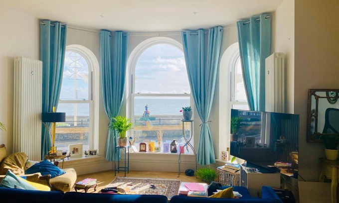 Bognor Regis Apartment | The Royal Sea view Victorian 2-bed apartament