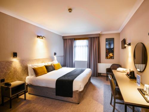 Rochdale Hotel | The Royal Toby Hotel