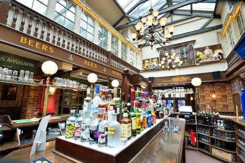 Dartford House | The Royal Victoria and Bull Hotel