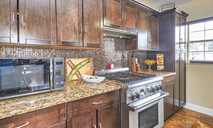 Oakford Park House | "The Ruiz Cabana" of Tampa Bay, Great Location!