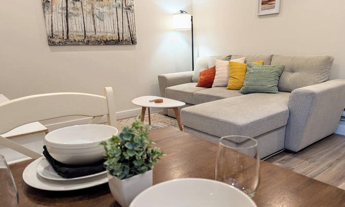 Saskatoon House | The Sage: modern comfort in beautiful Buena Vista