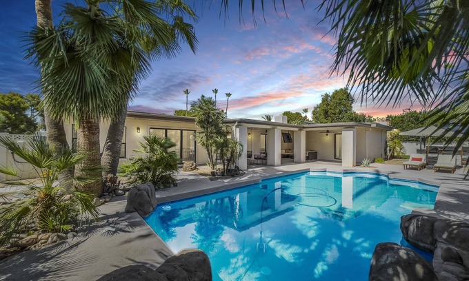 Paradise Valley Village House | The Saguaro Hideaway - Heated Pool+Jacuzzi+Firepit