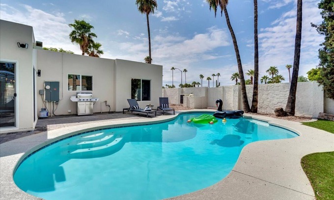 Raskin Estates House | 🌵The Saguaro Sanctuary! Relaxing Retreat with Heated Pool! 🌵With Casita!
