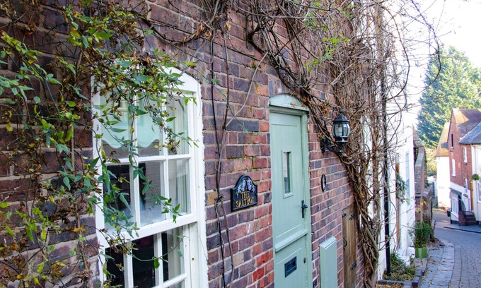 Bridgnorth Cottage | THE SALTBOX, family friendly, character holiday cottage in Bridgnorth