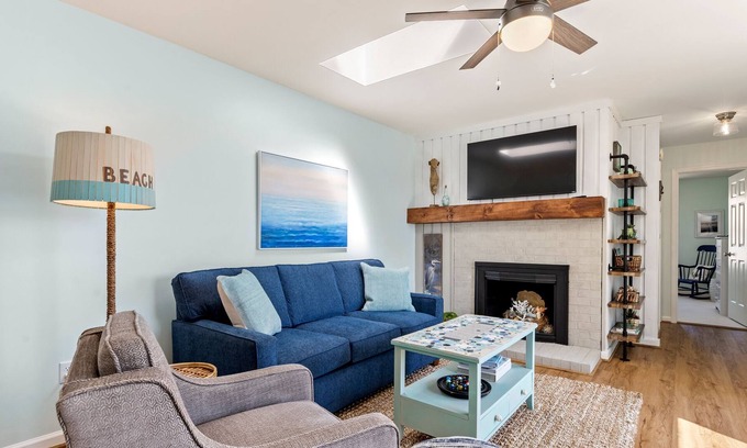 Kitty Hawk Condo | The Salty Shrimp: Kitty Hawk Condo w/ Community Pool & Tennis | Short Drive