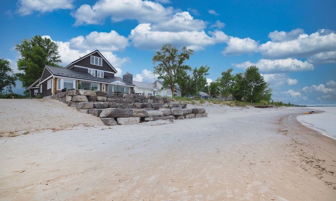Port Franks House | The Sandcastle Beach House