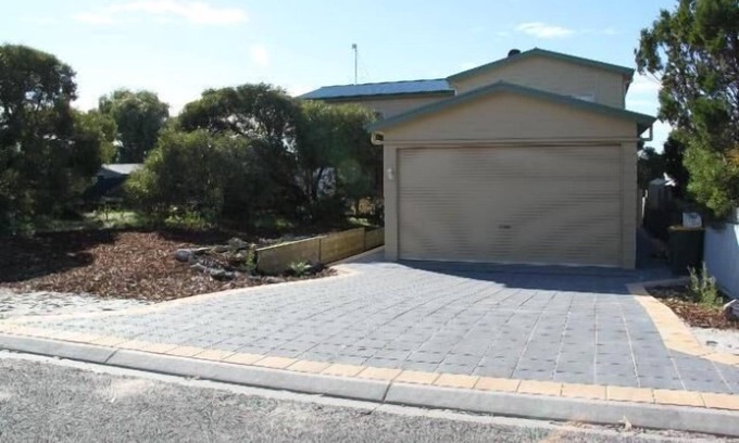 Warrenben House | 'The Sands' - spacious holiday home for large groups of family & friends.