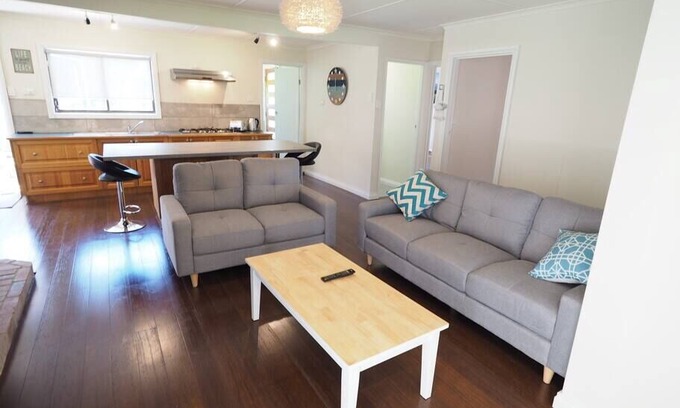 Sandy Point House | The Sandy Point Shack 2 Waratah Ave - 3 Bedroom, 1 Bathroom, sleeps 9
