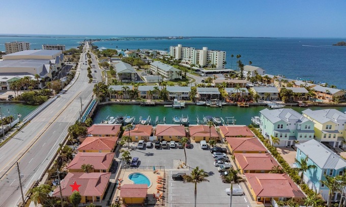 Dunedin Villa | The Sandy Villa Retreat on Dunedin Causeway