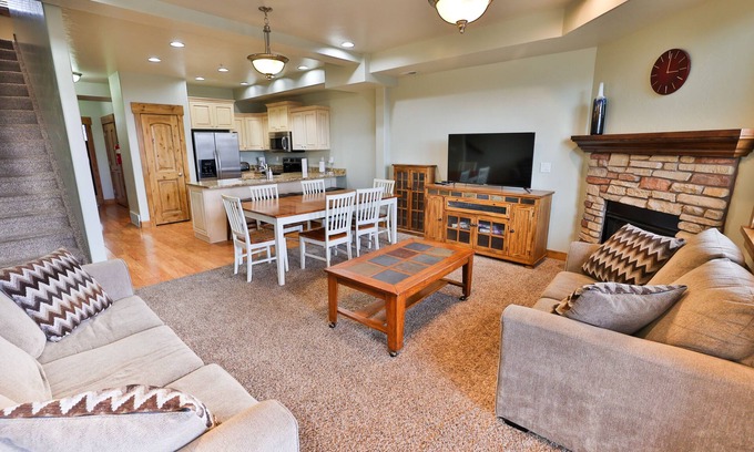 Garden City House | The Seasons - Bridger (Unit D). Beautifully Arranged 2 Bedroom 2 Bathroom Condo in Bear Lake, Utah!
